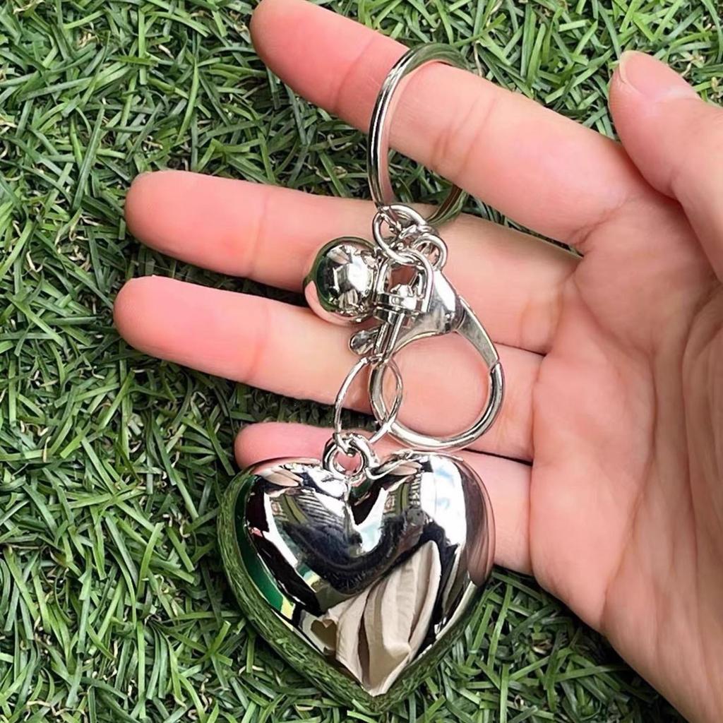 Exquisite Heart Keychain Big Hearts Bag Pendant Alloy Material Keyrings Perfect for Car Keys Bag Backpack Decoration