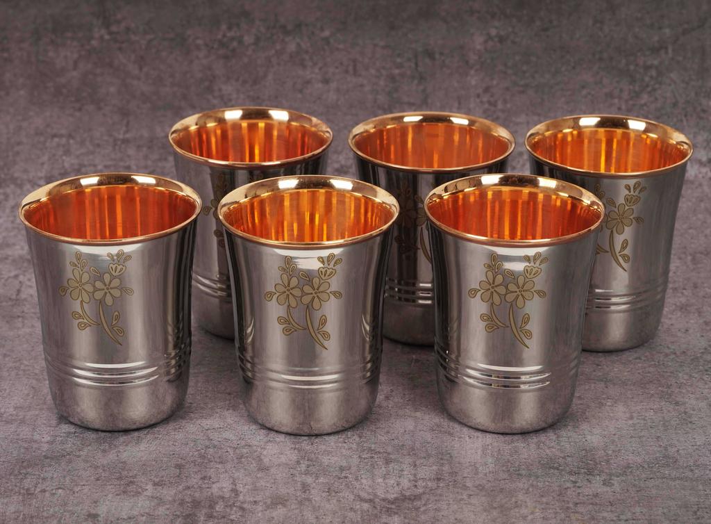 Trifri Набор из 6 стаканов для воды ручной работы, снаружи нержавеющая сталь, рельефный дизайн, внутри медь с аюрведическими преимуществами для здоровья