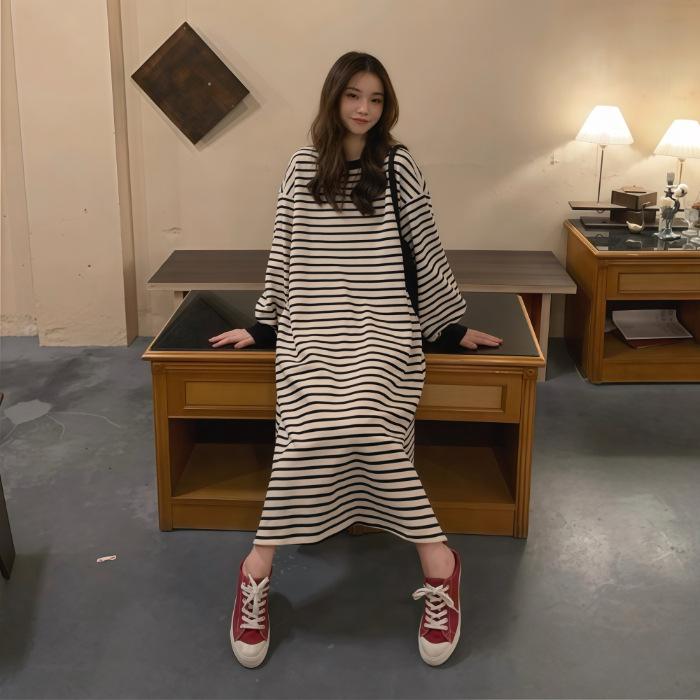 Vintage striped sweater dress women's autumn long over-knee meat covering and thin casual loose college style t-shirt skirt
