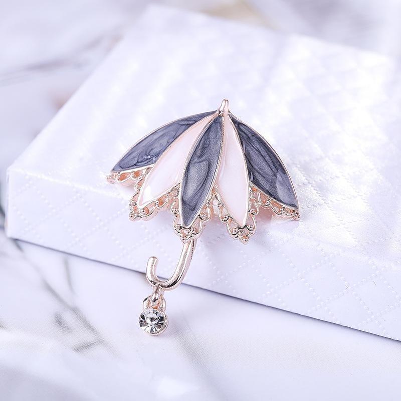 Brooch High-End Sense Niche High-End Women'S Silk Scarf Buckle Alloy Corsage Small Fragrant Wind Pearl Rhinestone High-End