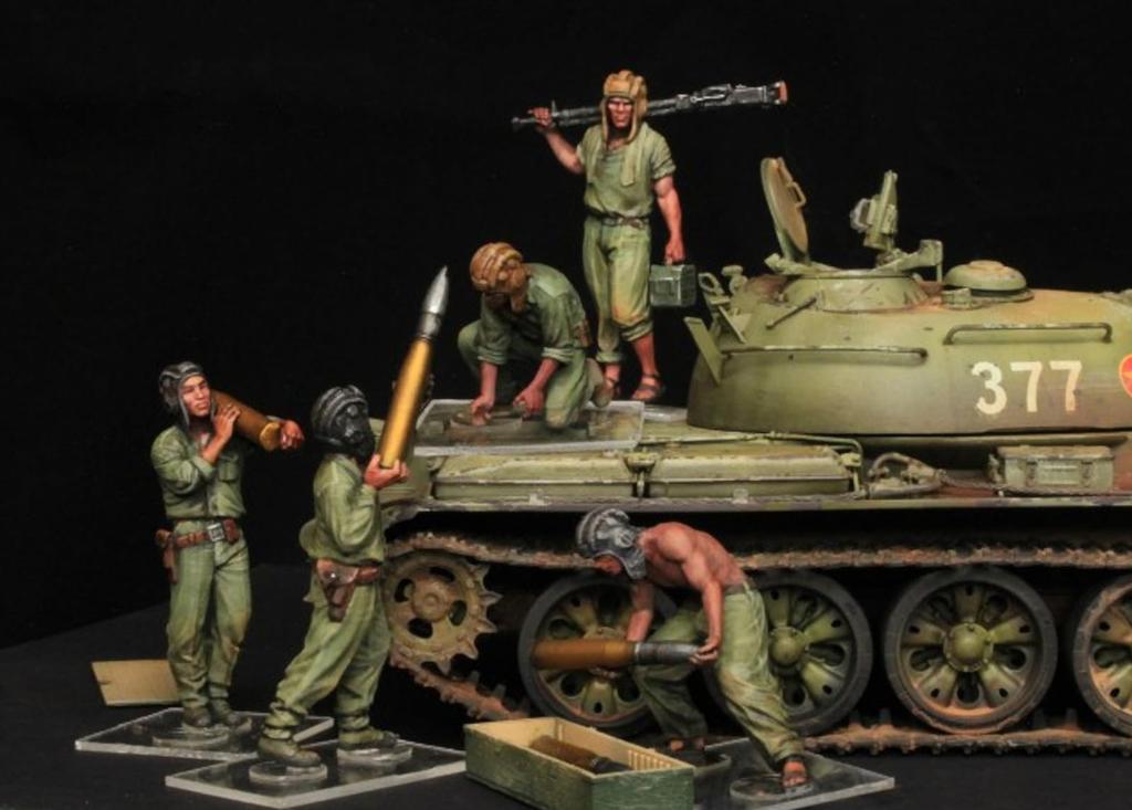 Paracel Miniatures Current North Vietnamese Tank Crew Ammunition Supply Work Set Resin Unpainted Kit BVN3521 1/35 (НВА) (5 кусков) (люди)