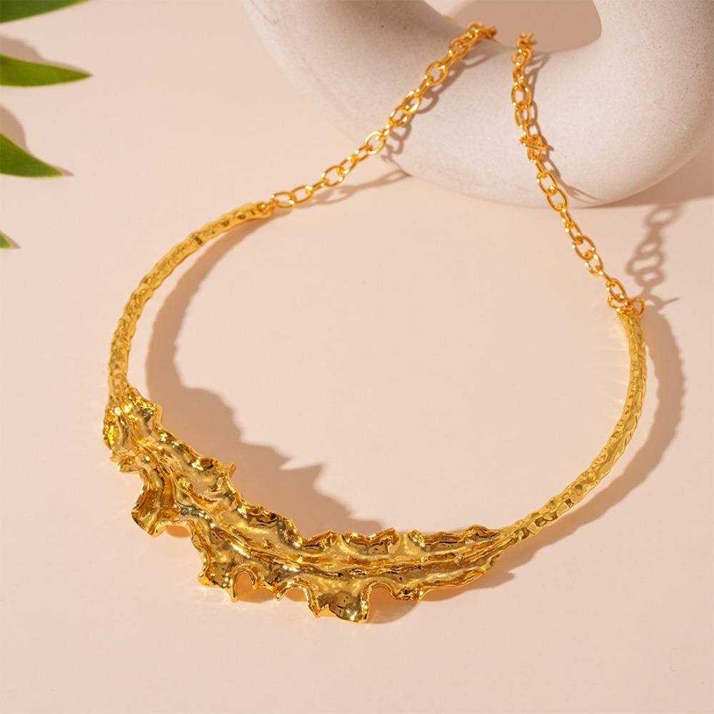 Эстетическое ожерелье-чокер в виде листа, золотого цвета, нерегулярное, преувеличенное, свадебное колье