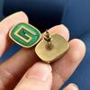 Серьги-гвоздики с зелеными каплями масла в стиле ретро в стиле Гонконга, женские повседневные простые овальные квадратные серьги-гвоздики с буквой G, холодный ветер