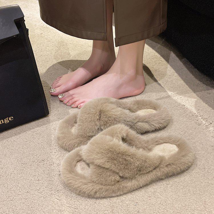 Women's Trendy Korean-Style Outdoor Furry Slippers: New for 2023-2024, Perfect for All Seasons