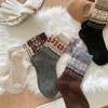 Зимние Ретро Универсальные Цветные Носки из Овечьей Шерсти Женские Цветные Носки с Узором Снежинки для Сохранения Тепла