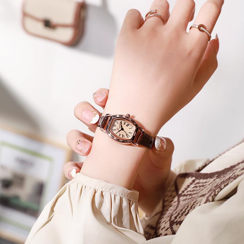 Часы Ретро Маленькие Часы Винные Бочонки Женские Поясные Темпераментные Маленькие Квадратные Часы Кварцевый Механизм Женские Часы