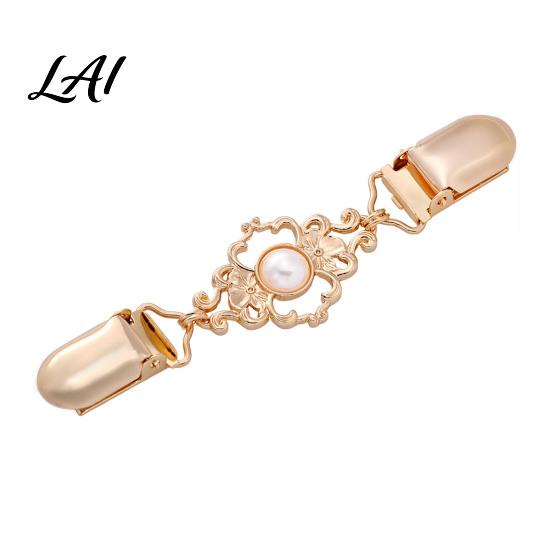 Dress Waist Tightener Vintage Faux Pearl Sweater Clip Hold Cardigan Together Cincher Clip for Shawl Cloak Decorative Clothing Accessories