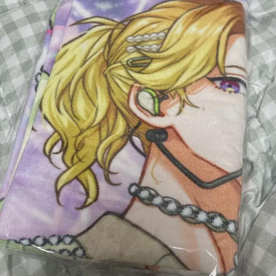 Paralai Toma 5th Anniversary Towel