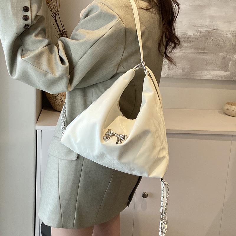 Повседневный мягкий женский рюкзак большой емкости, новый стильный рюкзак, модная вышитая бабочка, простая сумка-тоут на одно плечо