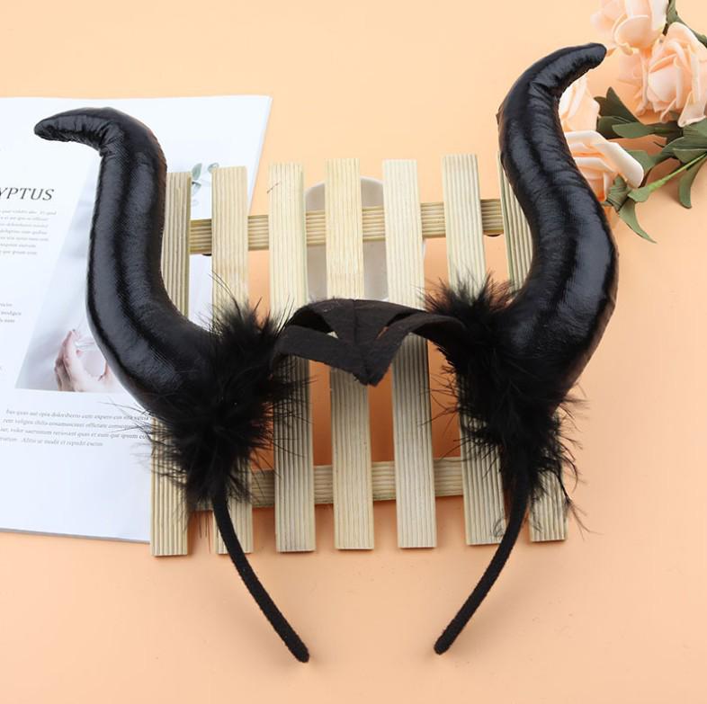 Головной убор из черного бычьего рога - аксессуар для костюма ведьмы на Хэллоуин