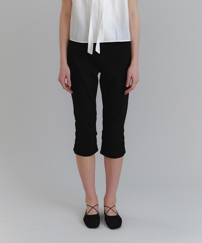 LAMINEZ Modern Cotton Capri Pants - Black