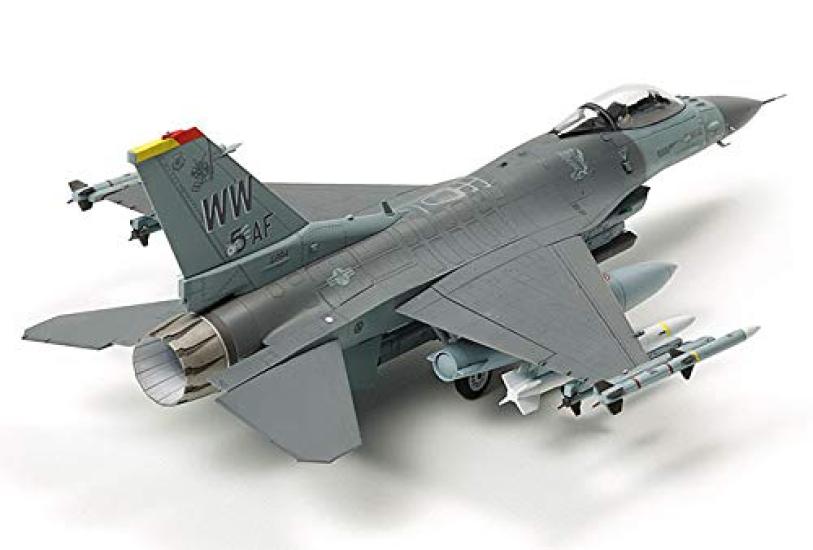 Tamiya Warbird Collection 88 US Air Force Lockheed Martin Block 50 Fighting Falcon Fully Equipped Plastic Model Kit 60788 1/72 No. F-16CJ