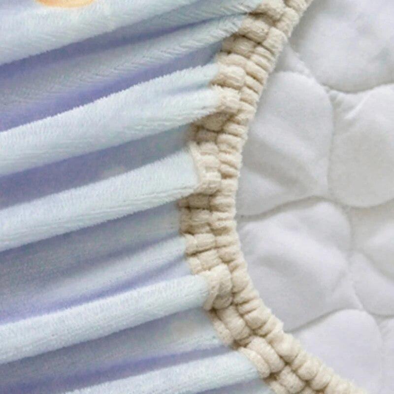 Зимний теплый молочный бархатный комплект простыней, милая простыня на подкладке с героями мультфильмов и 2 наволочками, нескользящий наматрасник, двуспальное покрывало размера «king-size»