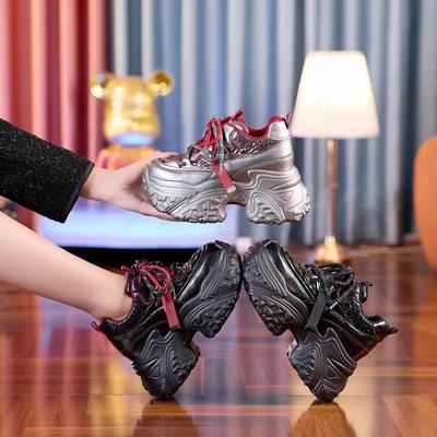 Обувь Папины кроссовки 2025 новая осень и зима бархатные на толстой подошве увеличивающие рост взрыв универсальные повседневные спортивные женские туфли