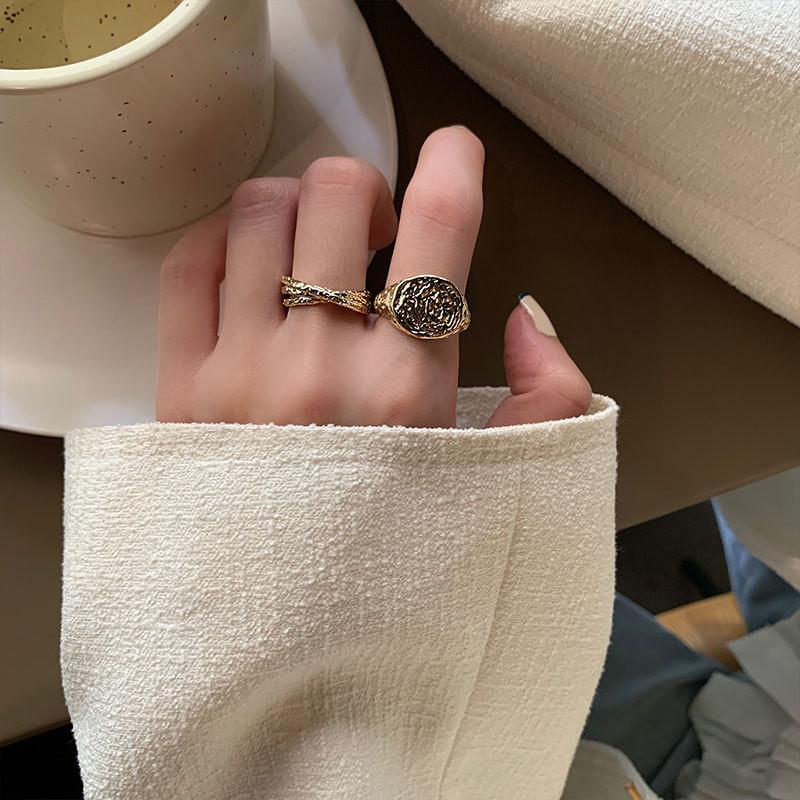 Винтажное геометрическое открытое регулируемое кольцо с текстурированной метеоритной поверхностью для элегантной моды