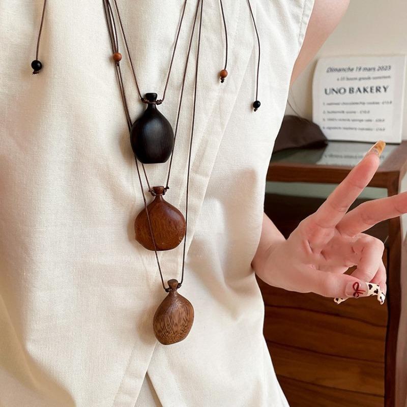 Hollowed Smudging Resin Pendant Necklaces for Women Wooden Hanging Wine Pot Long Neck Chains Adjustable Vintage Rope Jewelry F