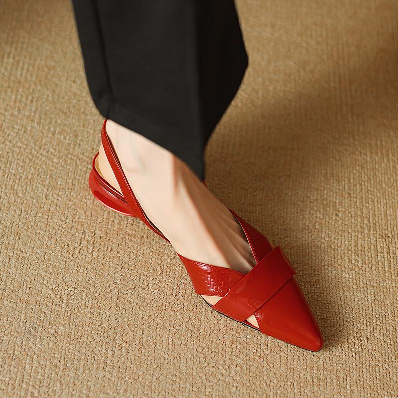 Мода 2025 Новый бренд Натуральная кожа Сандалии Острый носок Низкий каблук Женская обувь Летняя вечеринка Платье Серебристый Красный Обувь Большой размер 42