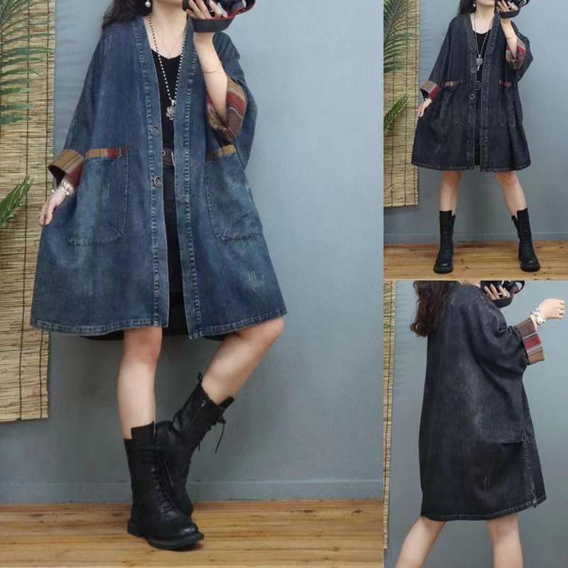 Женская джинсовая куртка-ветровка средней длины с V-образным вырезом и карманами - осенняя свободного кроя однотонная