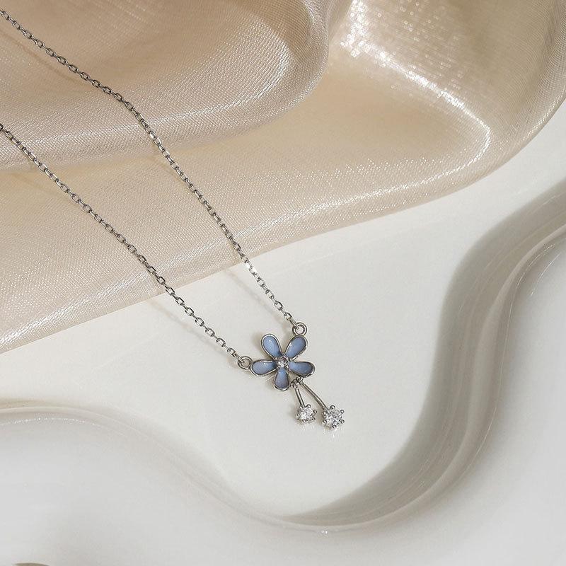 Ожерелье с маленьким синим цветком, свежая летняя цепочка на ключицу, темперамент, универсальный и милый новый стиль для женщин
