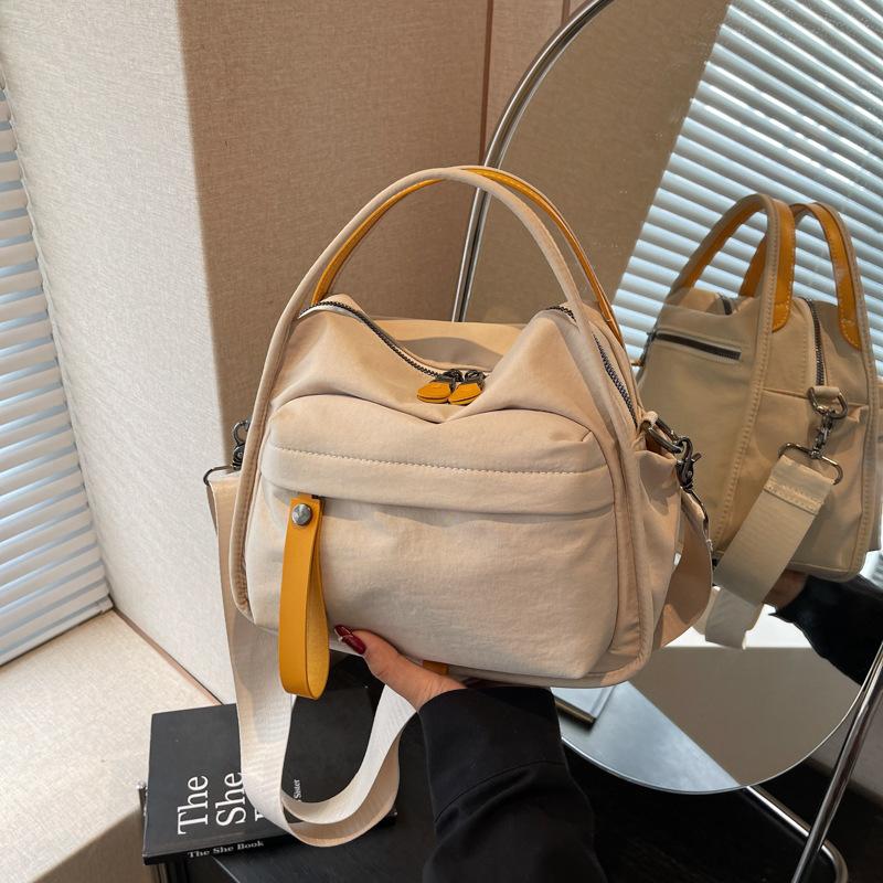 Japanese Casual Versatile Nylon Cloth Small Bag 2025 New Fashion Portable Shoulder Bag Commuter Messenger Bag