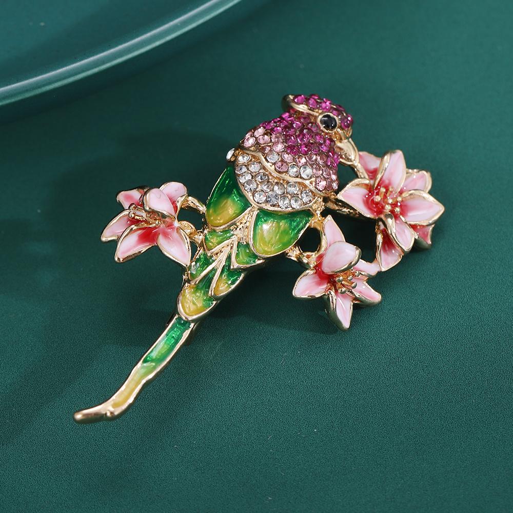 Blucome Cute Rhinestone Magpie Bird Shape Brooches for Women Gold Color Wedding Flowery Bird Special Design Pins