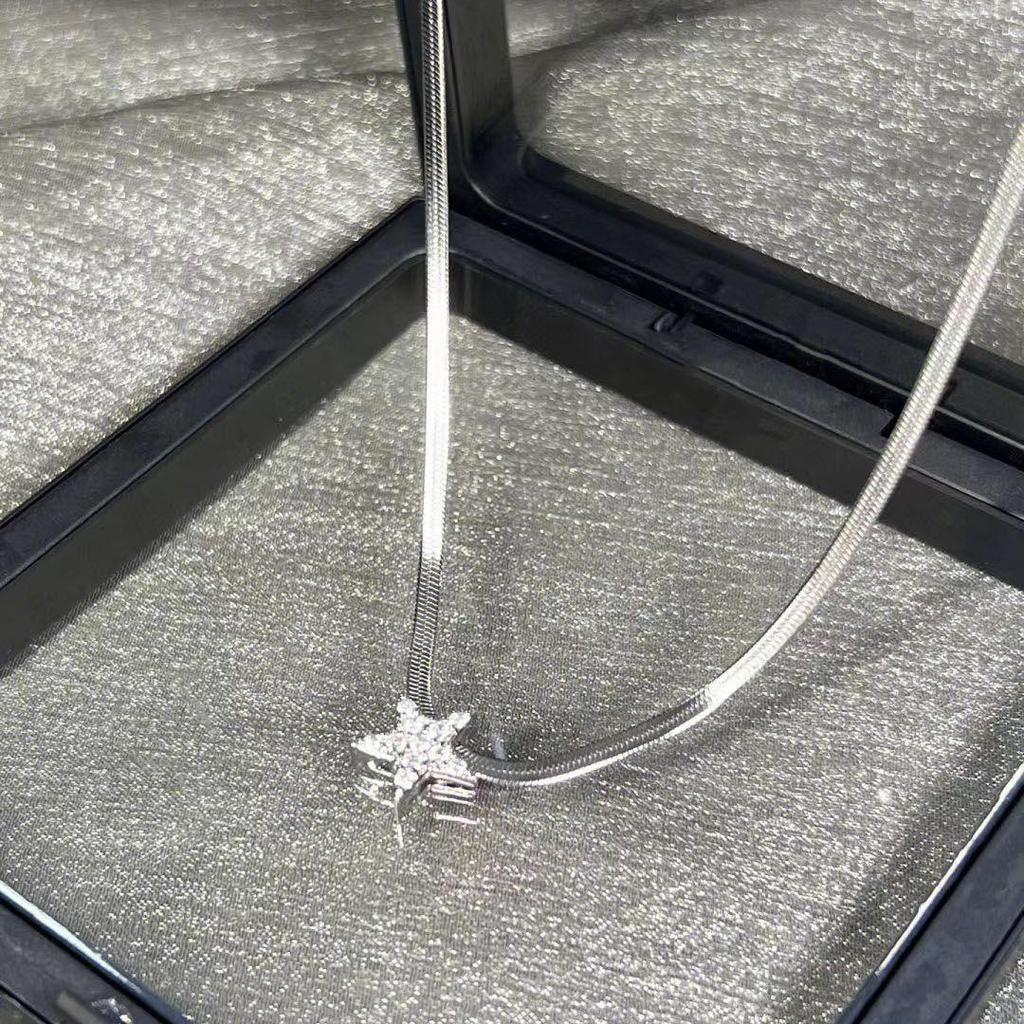 Men's Hip-Hop M Pendant Necklace: Trendy Cuban Chain In Titanium Steel, Stylish and Minimalist Design.