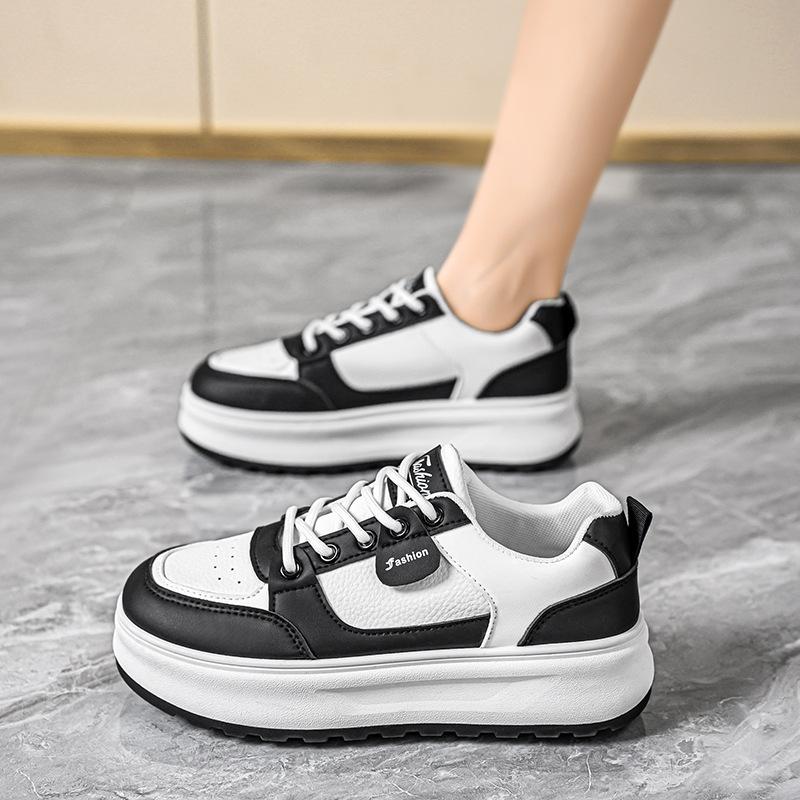 2025 spring women's shoes new breathable little white shoes women's Korean version versatile thick-soled heightening sports and leisure boar