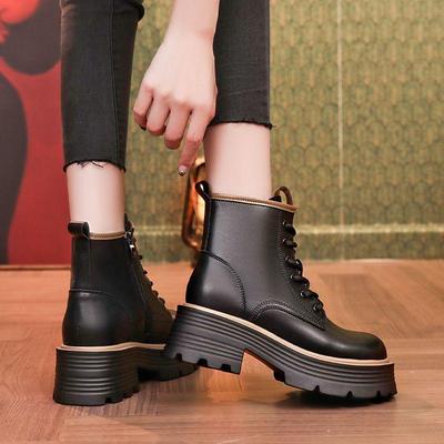 Женские ботильоны на толстой подошве с флисовой подкладкой - Модель Мартин, стройнящие, на коротком устойчивом каблуке, увеличивающем рост, Коллекция Осень/Зима.