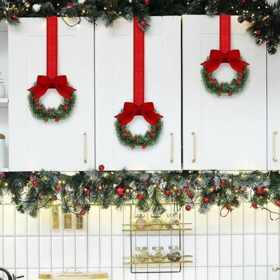 Рождественский венок на кухонный шкаф с лентой, маленький венок с красными ягодами на окно с бантом для украшения фермерского дома, входной двери, рождественской вечеринки