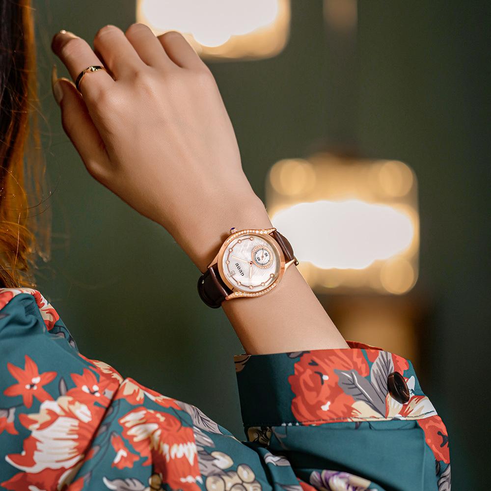 New Style Watch, Feminine, Fashionable, Large Dial, Domineering Belt, Quartz Waterproof Ladies Watch