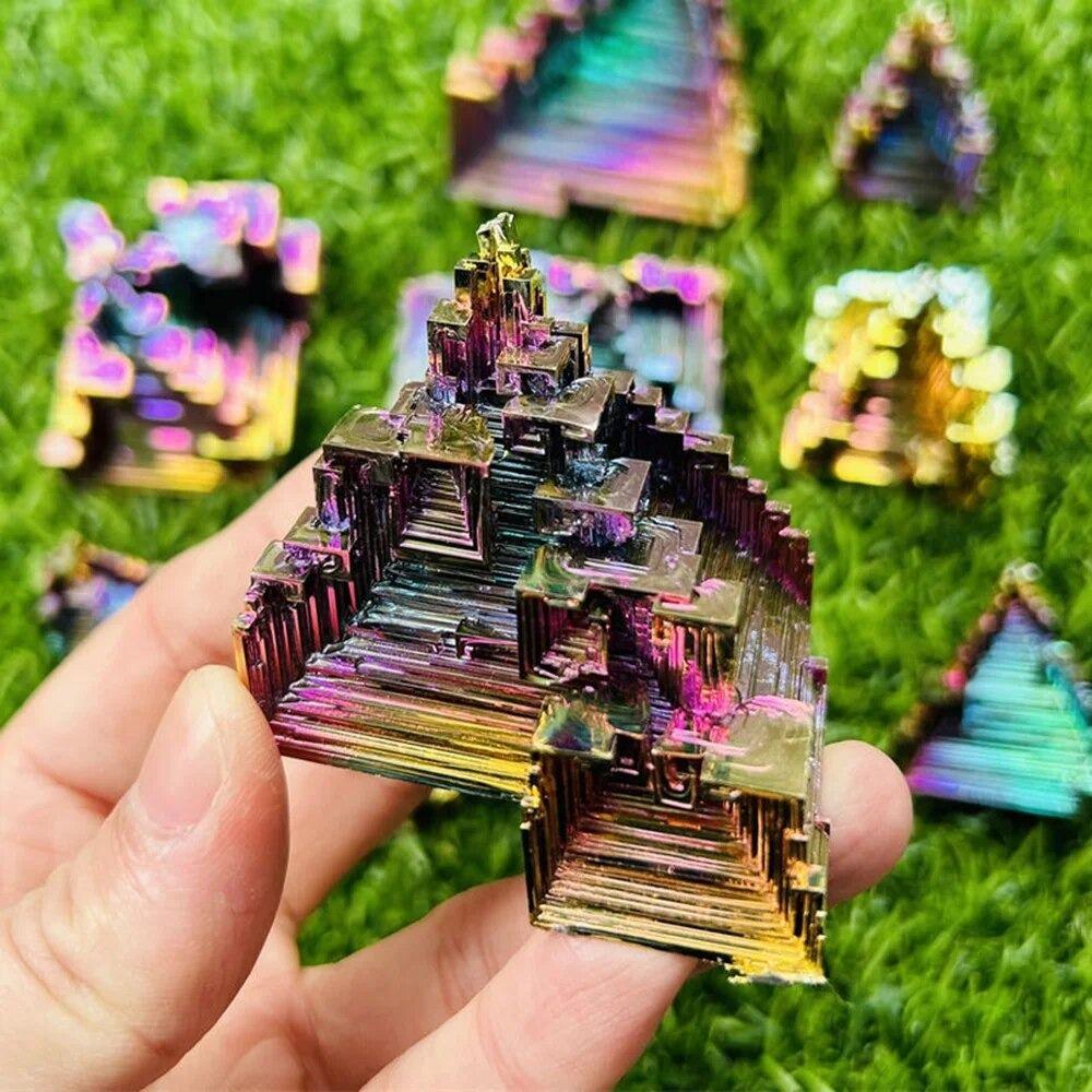 Изготовленные вручную природные висмутовые шахты, резные странные каменные украшения, образцы руды замка, учебные образцы