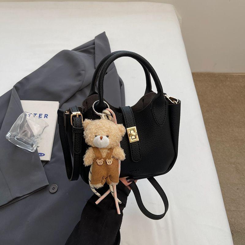 Xia Xiao Свежая Универсальная Сумка Женская Новая Повседневная Сумка-Ведро Для Поездок На Работу Наплечная Сумка-Почтальон