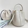 Новая плетеная сумка-ведро кожаная женская модная портативная сумка-мессенджер детская и мамина сумка нишевый дизайн портативная