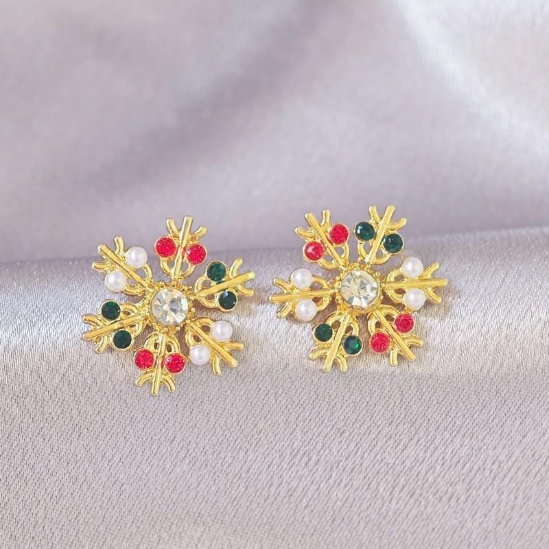 Зимние серьги-пусеты в виде снежинок для женщин, красочные акриловые кристаллы, корейская мода, маленькие серьги, рождественская вечеринка, ювелирные изделия