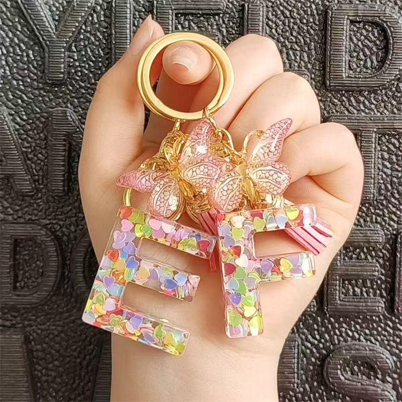 Модный брелок с пайетками 26 английских букв AZ, розовая бабочка, кисточка, брелоки, украшения из смолы, аксессуары для женского рюкзака, сумки, кулона