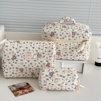 Фиолетовая косметичка с цветочным рисунком в виде плюшевого мишки: Стильный, Вместительный, Готовый к Путешествиям Органайзер для Туалетных Принадлежностей