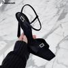 Мода 2025 Звездный стиль Кристалл Сатин Ремешок Пряжка Женские Гладиаторские Сандалии Мода Квадратный носок Тонкий Высокий каблук Женская Вечеринка Туфли для платья