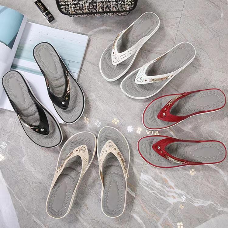 Slip-resistant Comfortable Stylish Lightweight Women's Shoes Women's Summer Outerwear Shoes Beach Sandals Slippers Big Size Fashion Casual Slippers