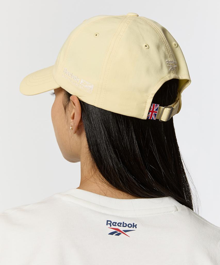 Reebok Кепка с одноцветным векторным логотипом - Цвет масла