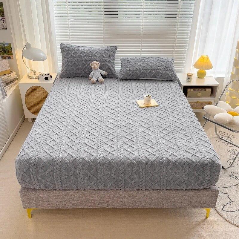 Winter Warm Fitted Sheet Milk Velvet Bed Cover Solid Color Thickened Mattress Protector for Bedroom Living Room Mattress Cover