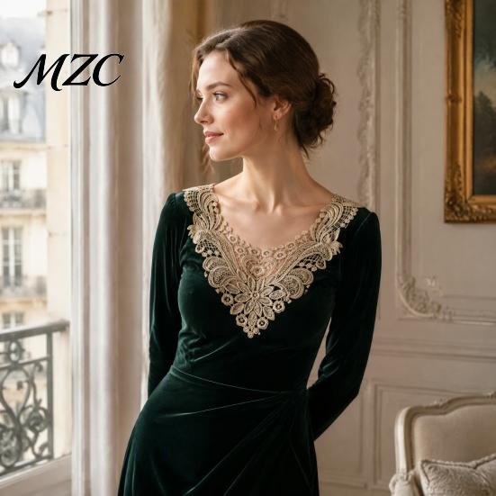 Water Soluble Lace Fabric Floral Collar Insert, Embroidery V-neck Neckline Applique, Elegant Decorative for Blouses Hollow Petal Design, Polyester