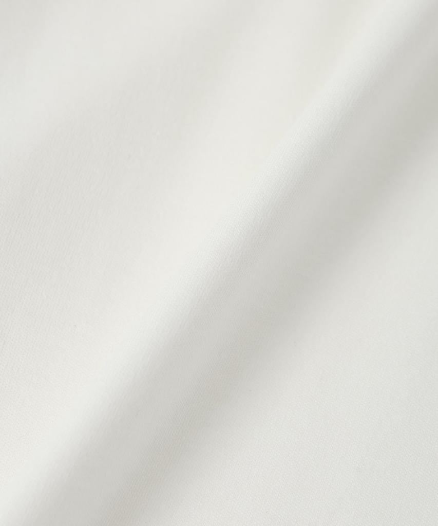 Свитер с кружевным рукавом