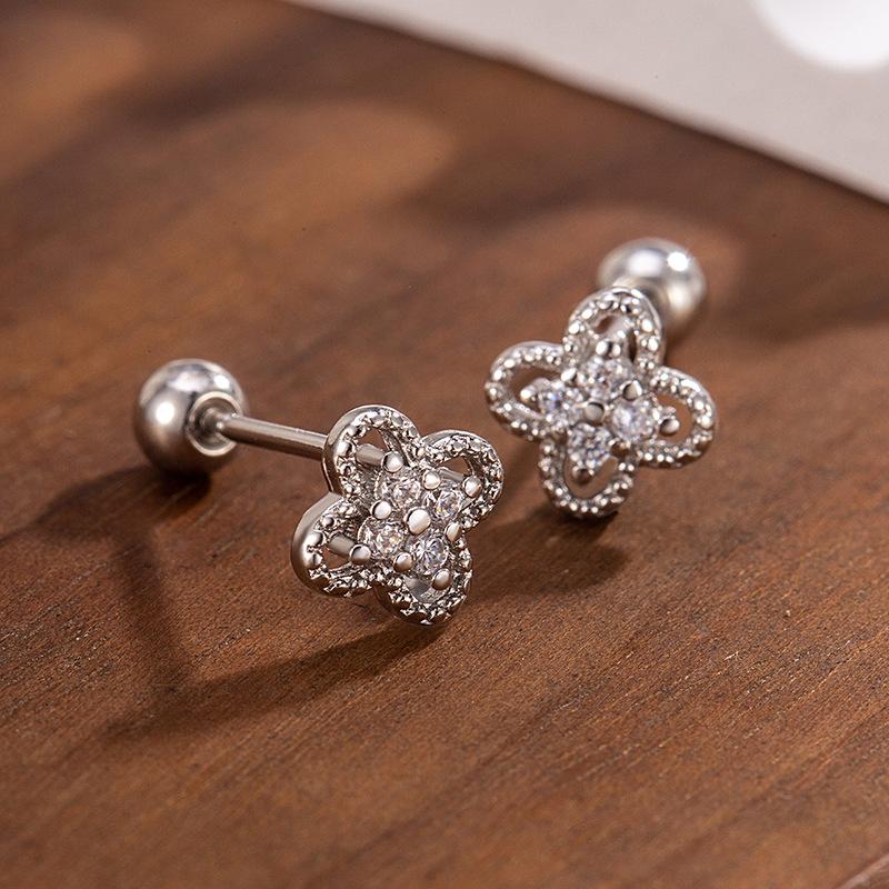 Супер вспышка четырехлистный клевер ушная кость гвоздь женский маленький винт серьги мода новый сотня с серьгами