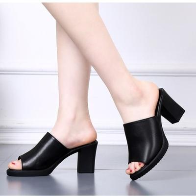 Модные женские тапочки и сандалии женские черные шлепанцы на каблуке рабочие туфли кожаные удобные элегантные обычные дизайнерские роскошные тренды 2024 года