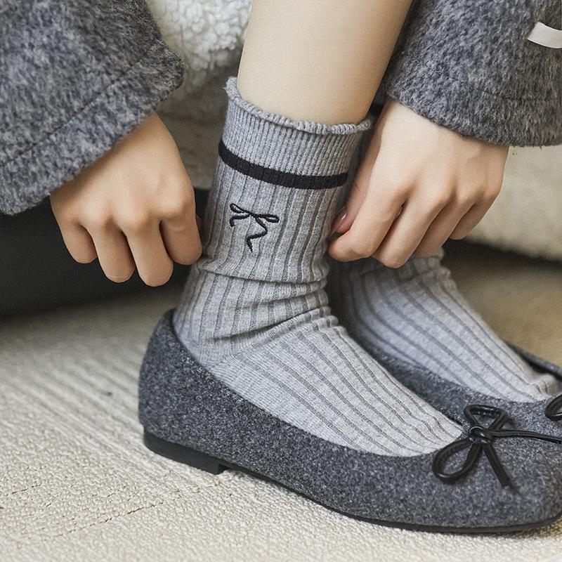 2025 Women's Warm Mid-Calf Wool Socks with Double-Needle Embroidery