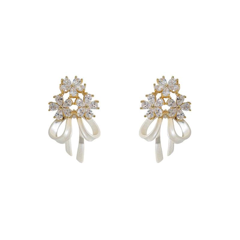 French zircon bow flower earrings, earrings clips, mosquito coil disc, no earholes, light luxury, high-end stud earrings, temperament earrings.