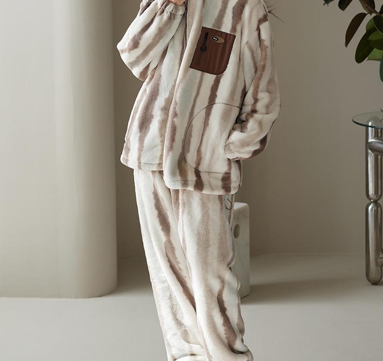 Xuan Liang Women's Flannel Pajama Set