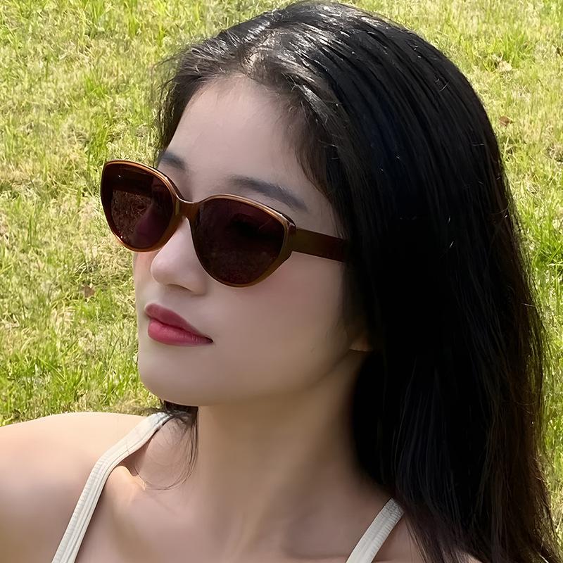 Luxury Designer Sunglasses Womens Cat Eye Sunglasses Uv Small Frame Sunglasses Outdoor Beach Sun Shade Sunglasses Fashion Street