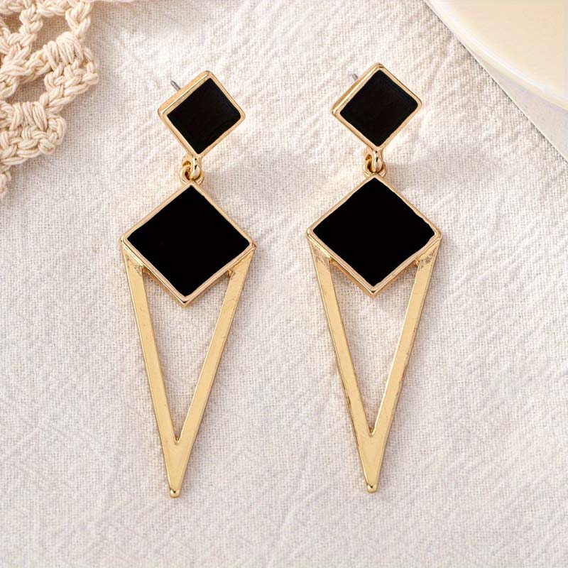 2026 New Arrival Gold Color Triangle Pendant Earrings for Women Minimalist Metal Geometric Long Dangle Statement Earring Jewelry