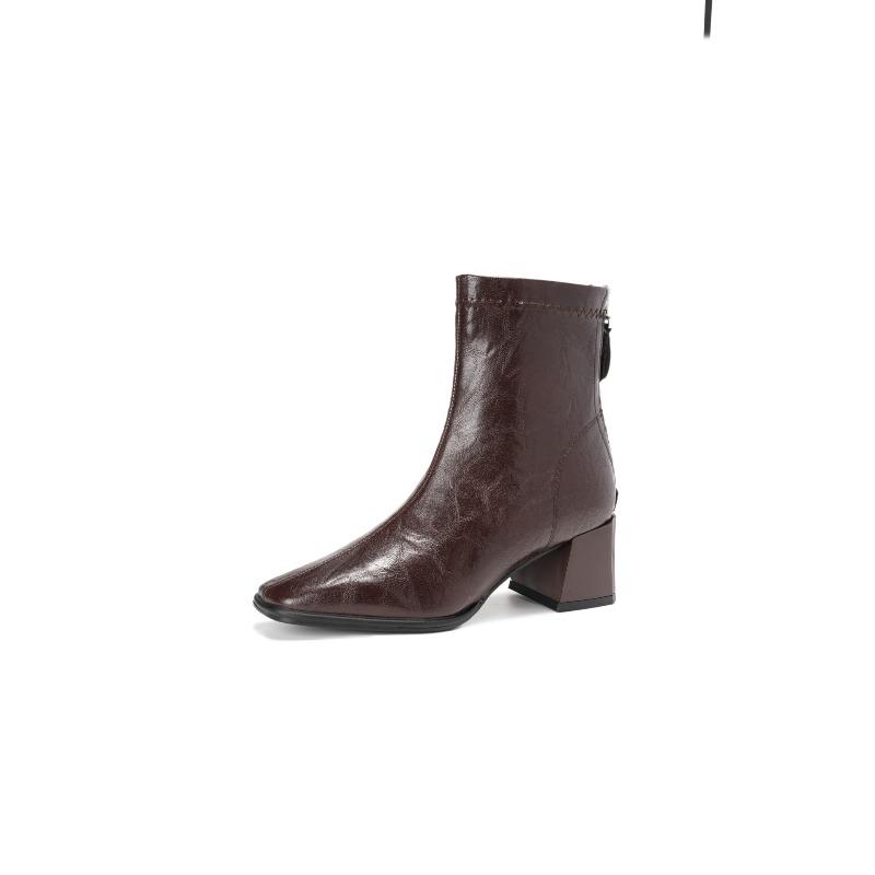 Women's Hand-scratched Short Boots, Thick Heel, Waterproof Table, Thick Bottom and Large Tube Circumference.
